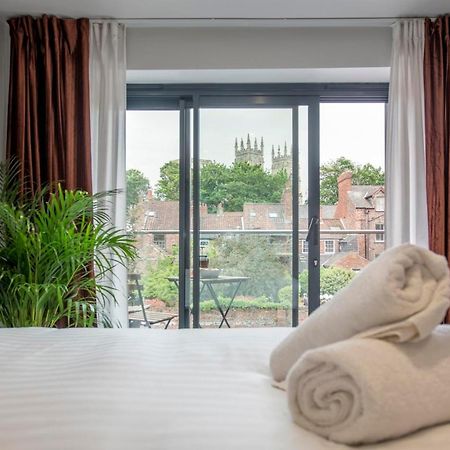 The Quadrant - The Carillon Suite York Bagian luar foto