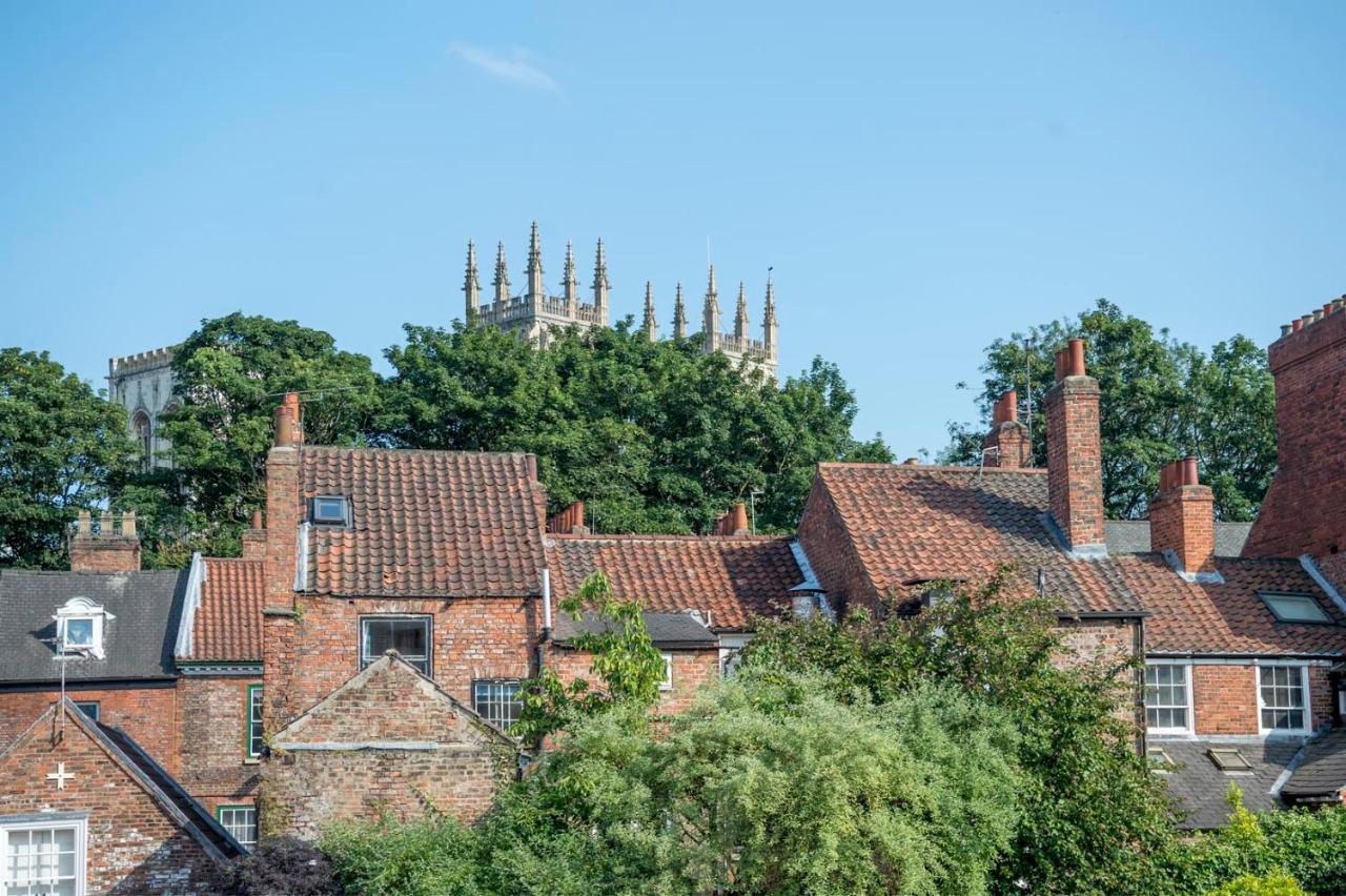 The Quadrant - The Carillon Suite York Bagian luar foto