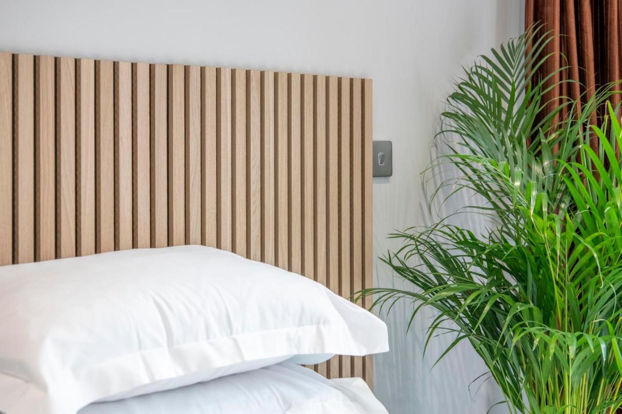 The Quadrant - The Carillon Suite York Bagian luar foto