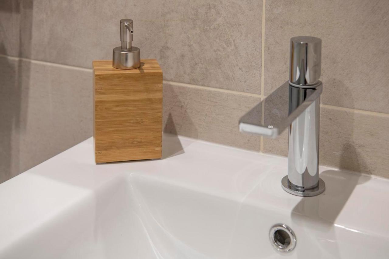 The Quadrant - The Carillon Suite York Bagian luar foto